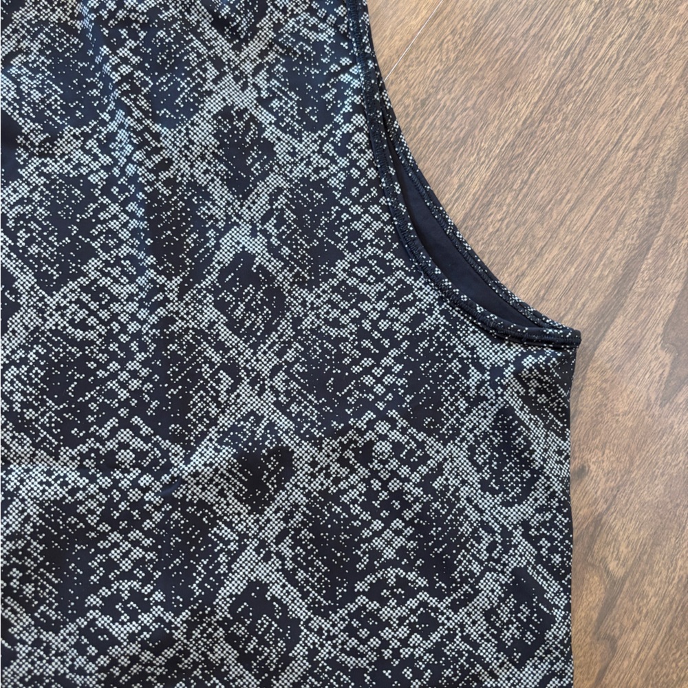 Athleta python print crop tank - image 3